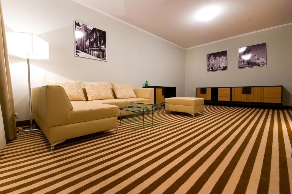 Hotel Poznanski A2 Luboń Quarto foto