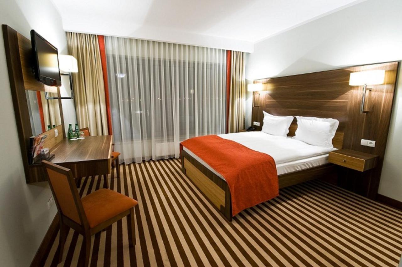 Hotel Poznanski A2 Luboń Quarto foto